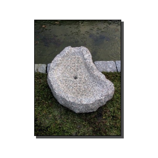 Vandfaldssten -rustik granit60*40 cm m. 30 mm hul