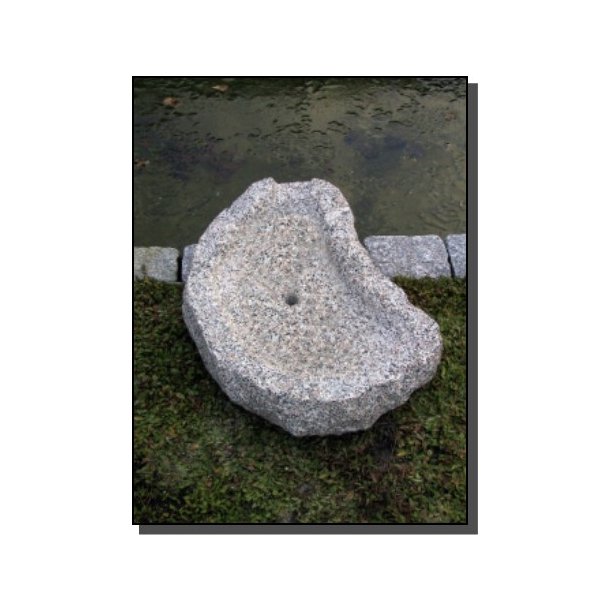 Vandfaldssten -rustik granit&nbsp;&nbsp;60*40 cm m. 30 mm hul